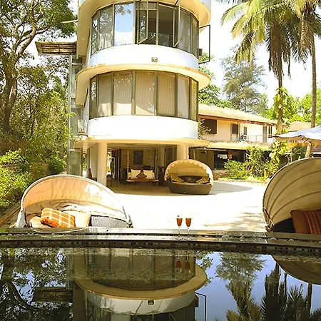 The Boulevard by Stayvista: City-Center Villa with Pool and Spa-2